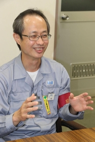 アンモニア事業の展望を語るＩＨＩ相生工場の上道良太工場長＝相生市相生