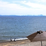 播磨灘に浮かぶ家島諸島。海底を通って水が送られる＝たつの市御津町室津から（撮影・大山伸一郎）