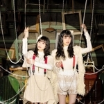 「物語は音楽といっしょに歩く」をコンセプトに表現するｈａｒｍｏｅの小泉萌香さん（右）と岩田陽葵さん（提供）