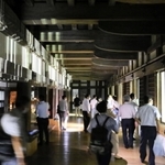 夜間の公開は初となる姫路城大天守内部＝９日夜、姫路市本町