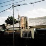 岸さんが撮影した沖縄の街角。写真のファンも多い（岸さん提供）