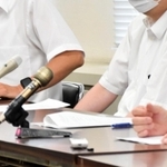 「いじめのような発言はなかった」と説明する職員ら＝神戸市中央区橘通１