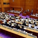 兵庫県議会の様子＝２０２２年６月、神戸市中央区