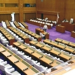 兵庫県議会の様子＝２０２２年６月、神戸市中央区