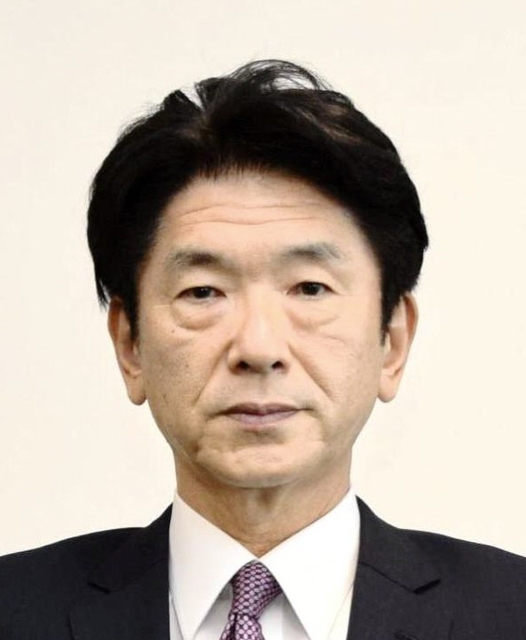 服部千秋氏