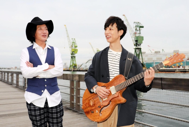 広報宣伝大使として「ぼうさいこくたい」を盛り上げるブルームワークスの石田裕之さん（右）とＫＡＺＺさん＝神戸市中央区東川崎町１