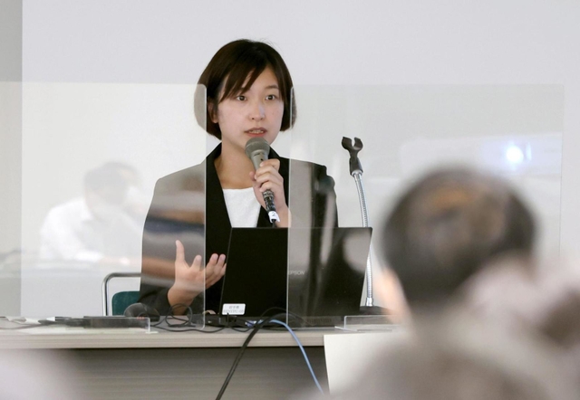 語り部としての迷いも率直に吐露した菊池のどかさん。「避難できたのは防災教育のおかげ」とし、「奇跡」でなく「釜石の出来事」と呼ぶ＝２３日、神戸市中央区脇浜海岸通１（撮影・小林良多）