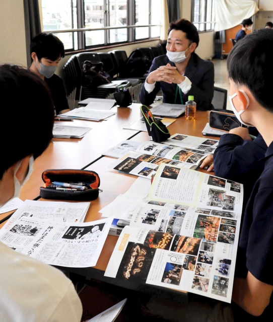 灘中学校の生徒は全国から来ているため、災害や多文化共生など神戸ならではの課題も学習の一つ＝神戸市東灘区魚崎北町８