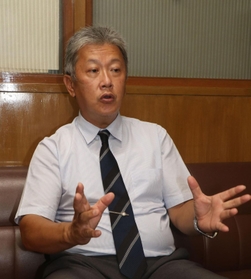神戸中華同文学校の李俊吉校長＝神戸市中央区中山手通６