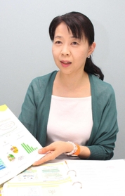 「家事の経験が仕事に生きることもある」と話す野間和美さん＝三田市天神１
