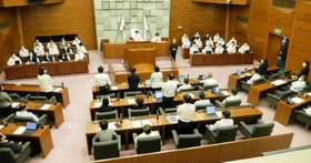 ２０２１年度一般会計決算を不認定とした決算審査特別委員会＝明石市議会