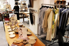 バイヤーが選んだ兵庫の特産品が並ぶ特設コーナー＝東京ミッドタウン