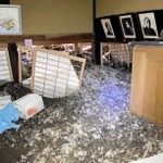 土砂が流れ込んだ実家の母屋＝９月２８日、静岡県川根本町文沢