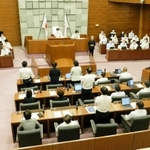 ２０２１年度一般会計決算を不認定とした決算審査特別委員会＝明石市議会