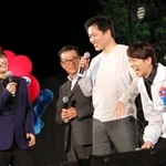 吉村洋文大阪府知事（右から２人目）から知事選立候補を“打診”されて爆笑する村上信五さん（右端）＝大阪市中央区