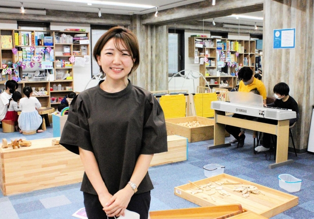 「学校・園・職場、家庭に次ぐ第３の場がポルト」と話す佳山奈央さん＝神戸市中央区八幡通４、ＰＯＲＴＯ