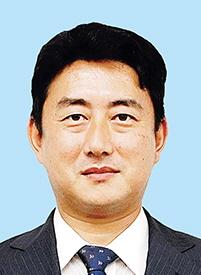 松本真氏