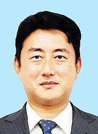 松本真氏