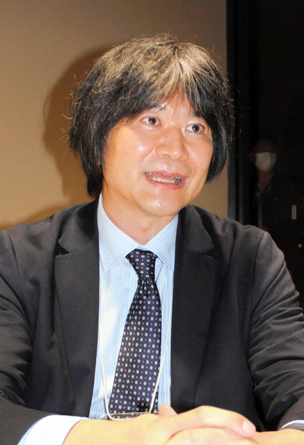 「ＫＨＪ全国ひきこもり家族会連合会」で報告した九州大学大学院の加藤隆弘准教授＝１１月５日、姫路市神屋町、アクリエひめじ