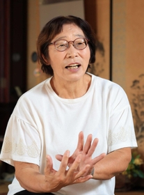 家裁による事件記録廃棄への怒りを口にする高松由美子さん＝兵庫県稲美町（撮影・小林良多）