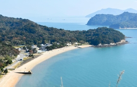 瀬戸内海に浮かぶ島々。美しい自然もインバウンドの評価を集める＝香川県直島町