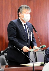 参院法務委員会で答弁する最高裁の小野寺真也総務局長＝２２日午前