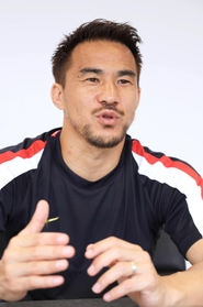 Ｗ杯３大会に連続出場した岡崎慎司＝６月、神戸市西区平野町印路
