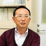 体罰防止策の一つとして「学校をガラス張りにすること」を挙げる兵庫教育大の森田啓之教授＝兵庫県加東市下久米