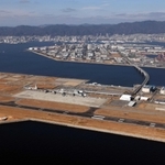 ドローン侵入を防ぐ新法の規制の対象外となっている神戸空港。有効な対策を打ちあぐねている＝１月２２日、神戸市中央区神戸空港