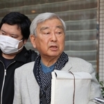 説明会に参加した遺族の浅野弥三一さん＝１２日午後、伊丹市内（撮影・小林良多）