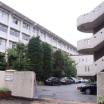 甲山高校と統合し、新校として校舎の存続が決まった西宮北高校＝西宮市苦楽園二番町