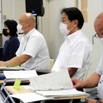 県立高校の再編をめぐり、検討委員会の初会合に臨んだ西宮北高校と西宮甲山高校の校長・教頭＝８月８日、西宮市苦楽園二番町、西宮北高校