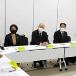 西宮北、西宮甲山高校の統合に向け、意見を交わす検討委員会の第３回会合＝１０月１３日、西宮市櫨塚町、西宮商工会館