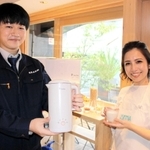三木市の福農産業が発売した家庭用豆乳メーカーの発表会＝東京都渋谷区
