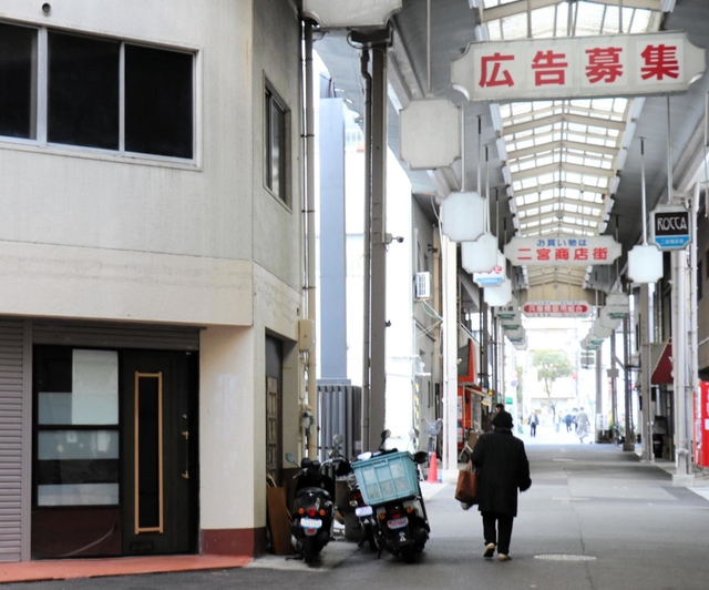 すずめの戸締まり」の舞台、神戸を歩くと…あの商店街? 扉もあるやん