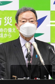 閣議後の記者会見に臨んだ谷公一国家公安委員長兼防災担当相＝９日午前、内閣府