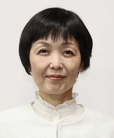 中島香織氏