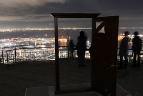 掬星台から眺める夜景と「リアルすずめの戸締まり」？＝神戸市灘区摩耶山町