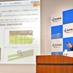 阪神高速神戸線京橋－摩耶間の補修工事について説明する吉田光市社長＝大阪市北区