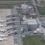 神戸空港ターミナル付近＝２０２０年８月撮影