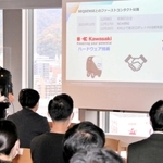 交流イベントから生まれたオープンイノベーションの事例を紹介する川崎重工業の社員＝神戸市中央区加納町４