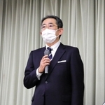 尼崎全市民の個人情報入りＵＳＢの紛失事案について謝罪するビプロジ－社の平岡昭良社長＝尼崎市役所