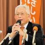 来春の市議選で擁立する立候補予定者を発表する泉房穂市長＝明石市大明石町１