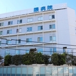 現在の隈病院。外来エリアや専用治療室を増設する工事が進んでいる＝神戸市中央区下山手通８、隈病院