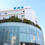 現在の隈病院。外来エリアや専用治療室を増設する工事が進んでいる＝神戸市中央区下山手通８、隈病院