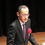 自身の神戸大医学部時代やｉＰＳ細胞研究の軌跡を語った山中伸弥京都大教授＝神戸ポートピアホテル