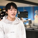 自身の経験とこれからについて語った大学生の原田伊織さん＝尼崎市若王寺２、尼崎市立ユース交流センター