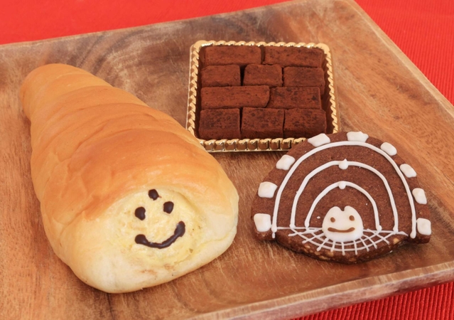 【ゆるキャラ「湊川隧道くん」】「湊川隧道くん」をあしらったパンや菓子。れんがに見立てた生チョコも