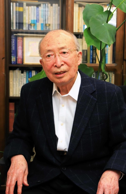 永山則夫被告（当時）の精神鑑定をした石川義博さん。今も現役医師で心療内科クリニックを営む＝東京都国立市