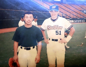 高校時代の木下大輔さんと、イチローさん＝神戸市須磨区大田町２